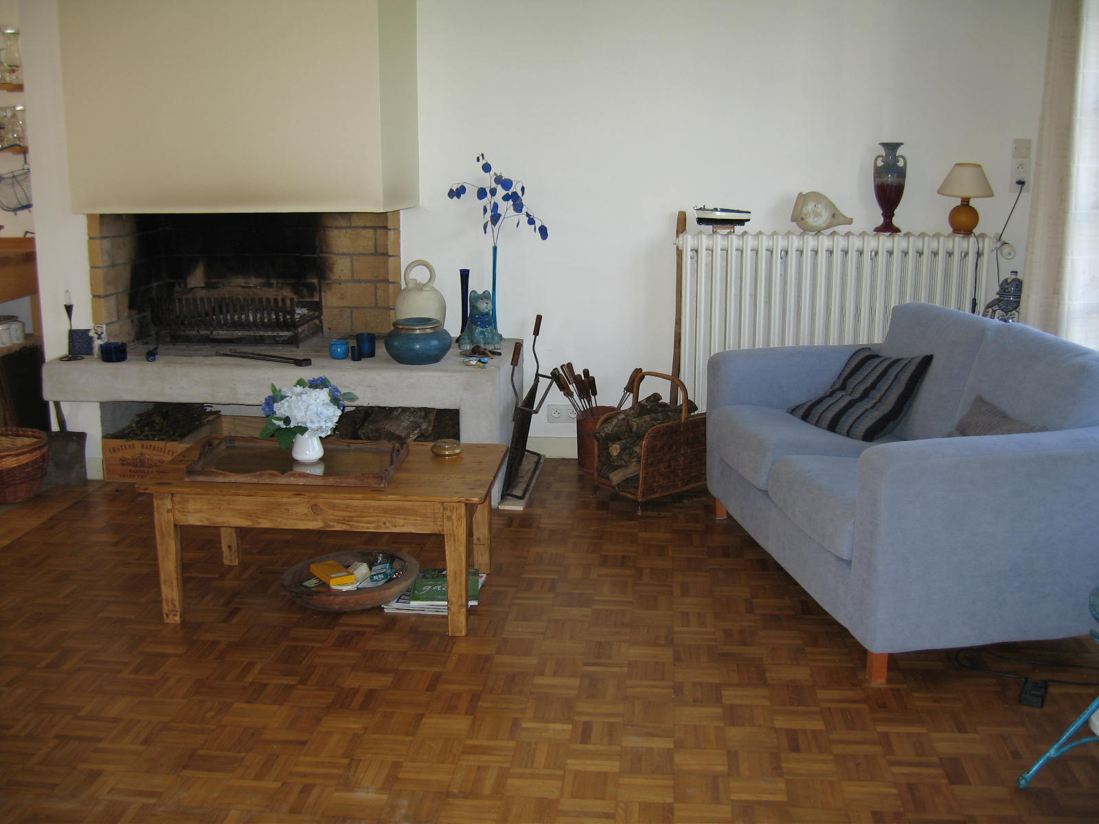 08 living room + fireplace