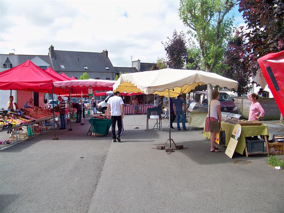 Marché de Pleyben 