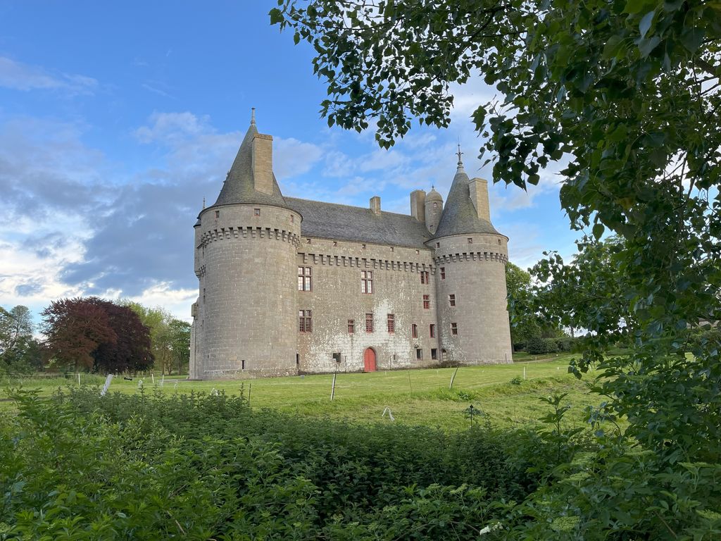 11. Château - Nord depuis lavoir_1