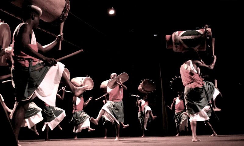 14-Maitres-Tambours-du-Burundi-@Will-Dum-800x480