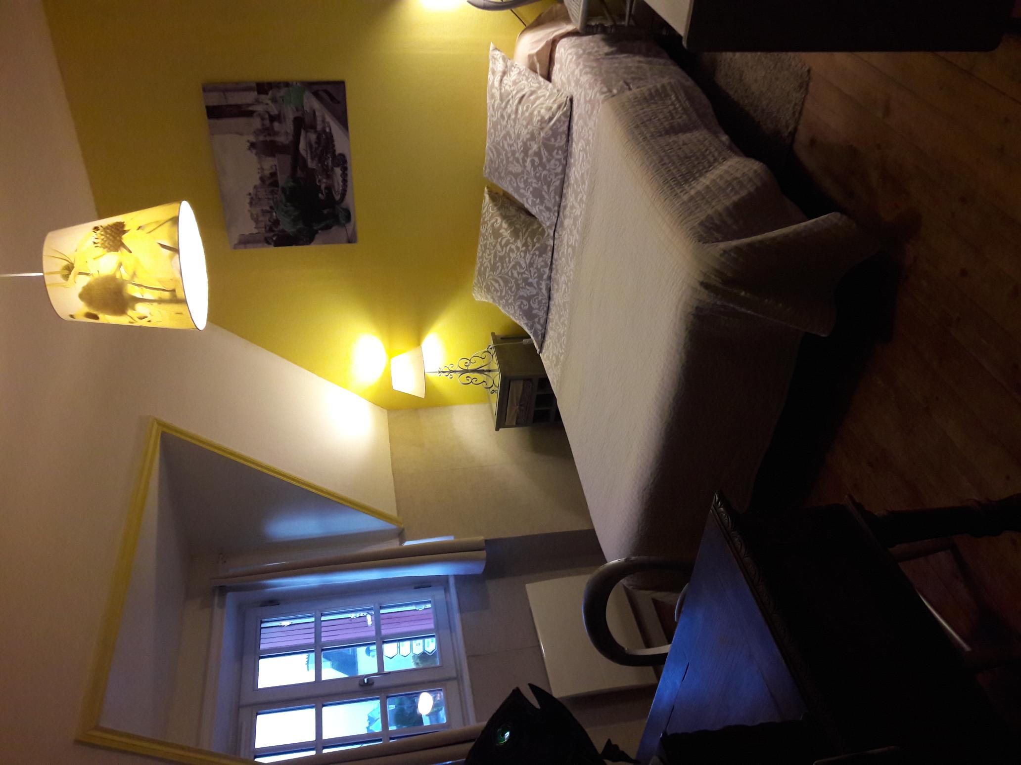 Chambre jaune en suite
