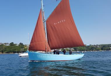 Saint Guénolé under sail