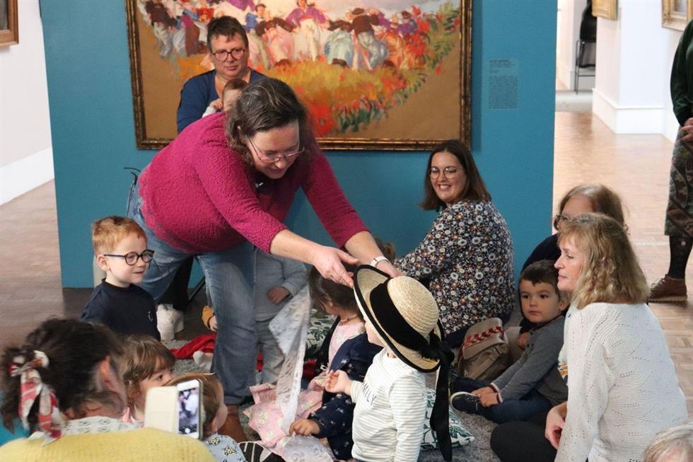 21-06 visites pour les petits chapeaux ronds