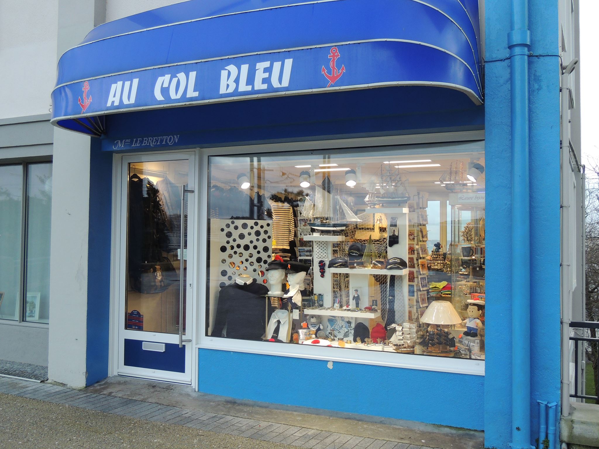 Au col bleu brest