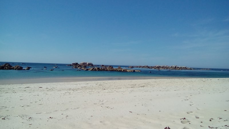 Camping Plage de Meneham et aire de camping-cars - Tourisme Cte des  Lgendes
