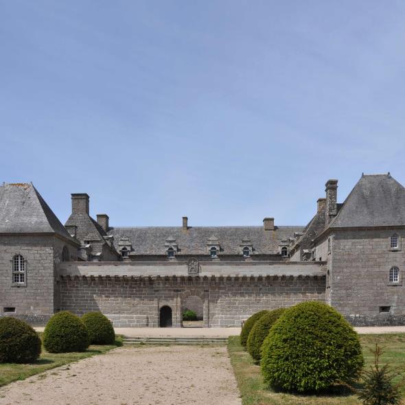 Château de Kergroadez 