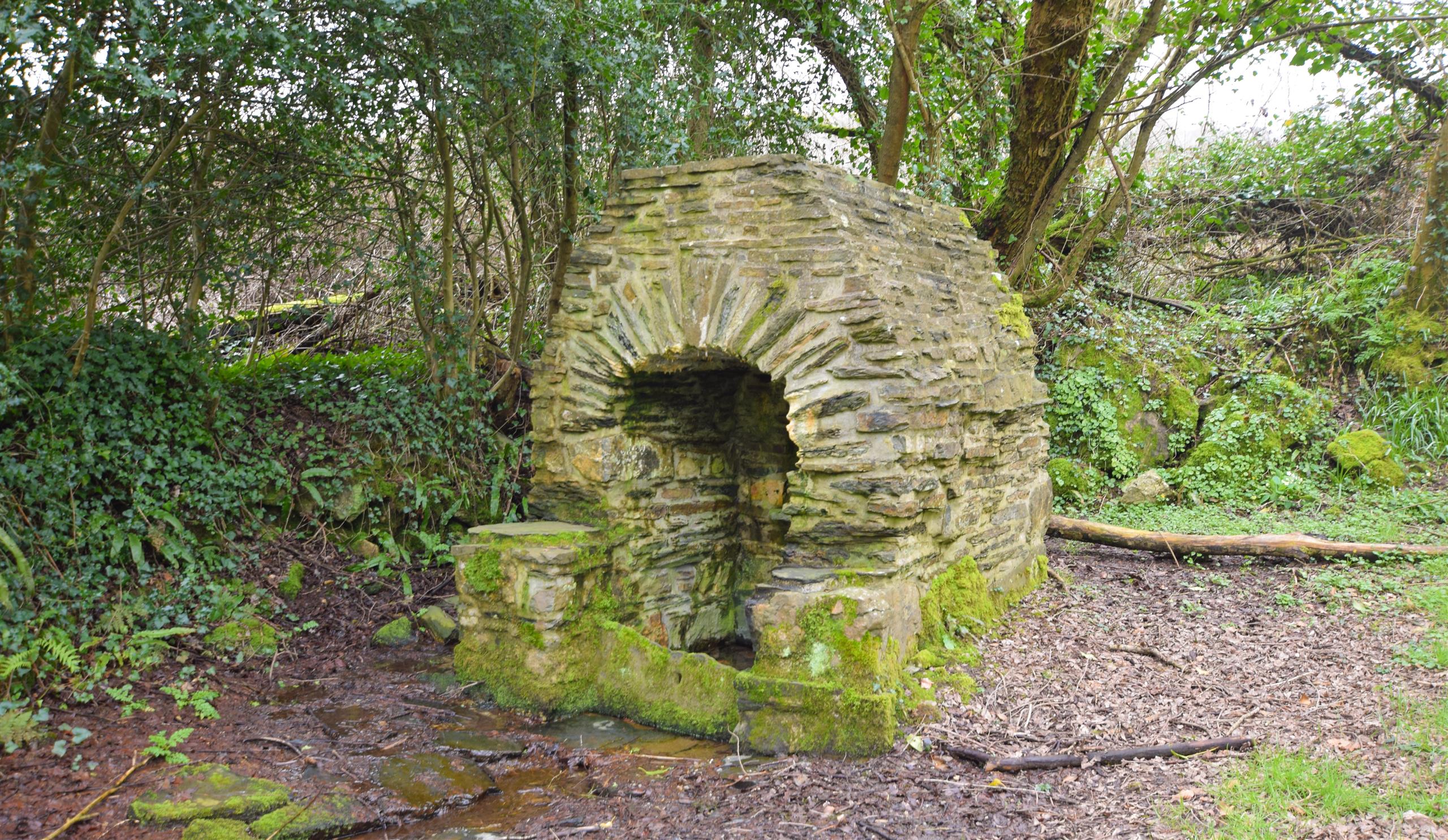 Chemin et Fontaine de Troboa (4)