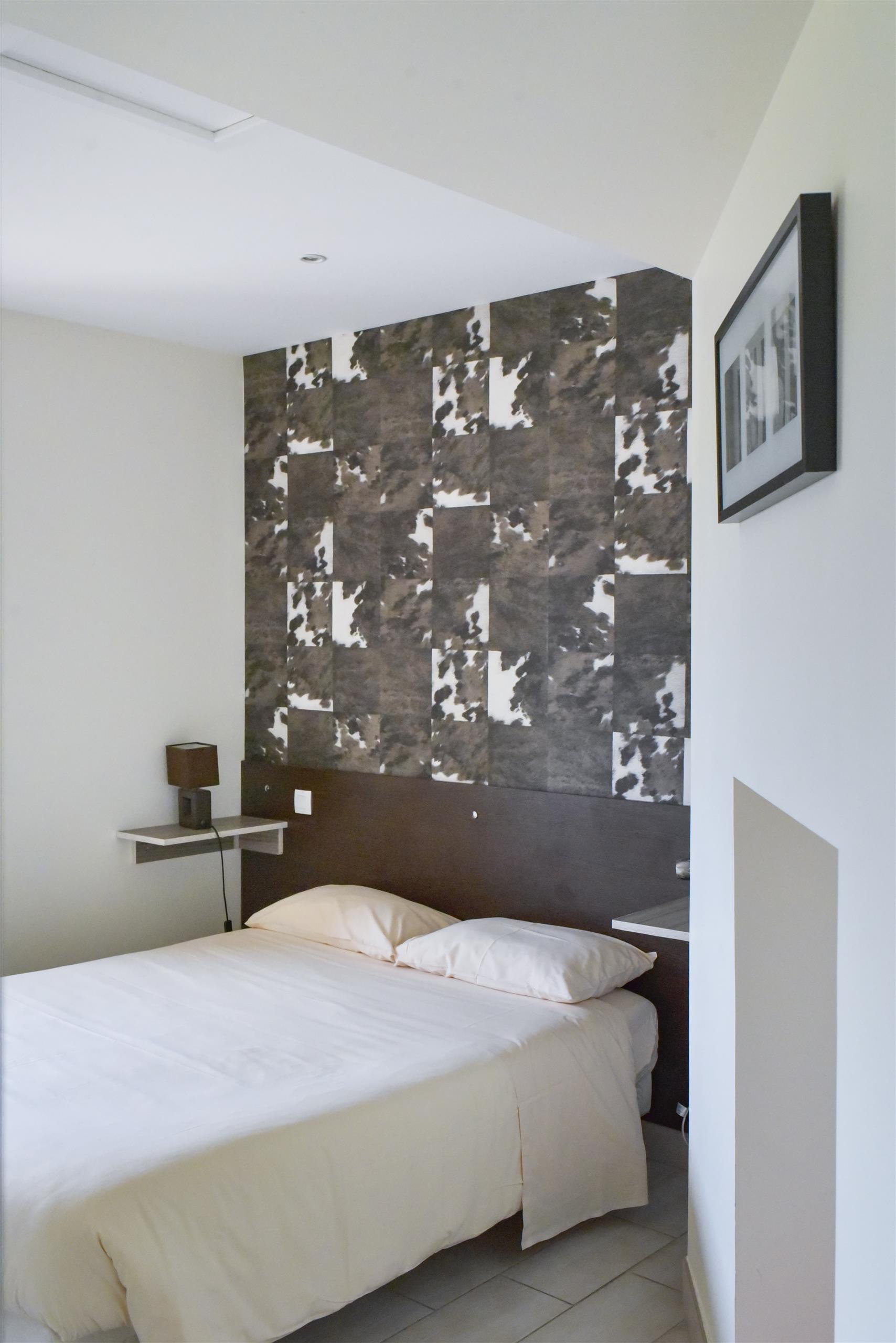 ENTREE CHAMBRE CALINE