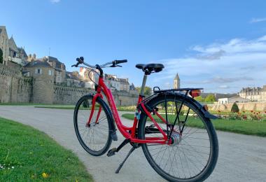VTC Vélo de Ville rouge