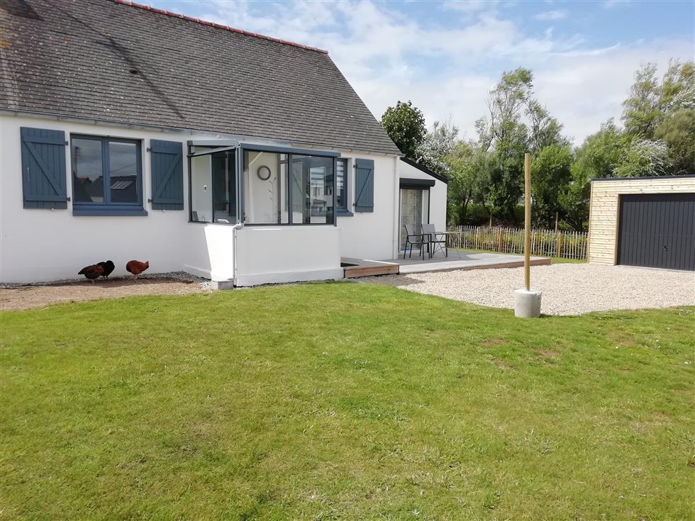 Maison Carn, jardin côté entrée