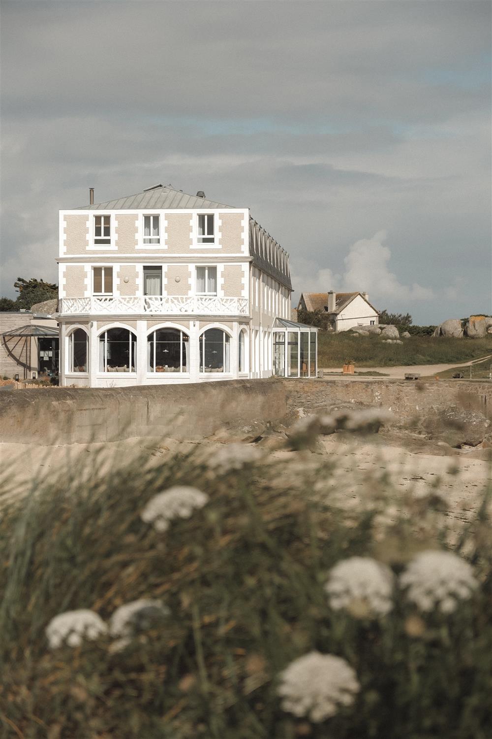 HOTEL-DE-LA-MER