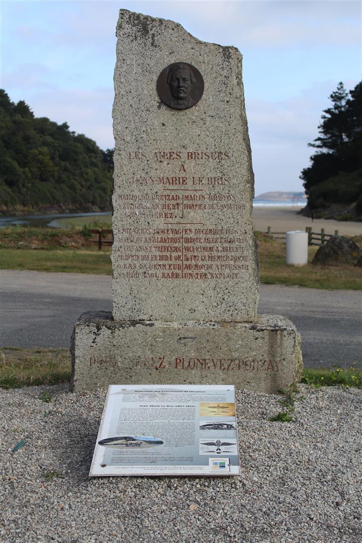 Monument à la mémoire de Jean-Marie Le Bris