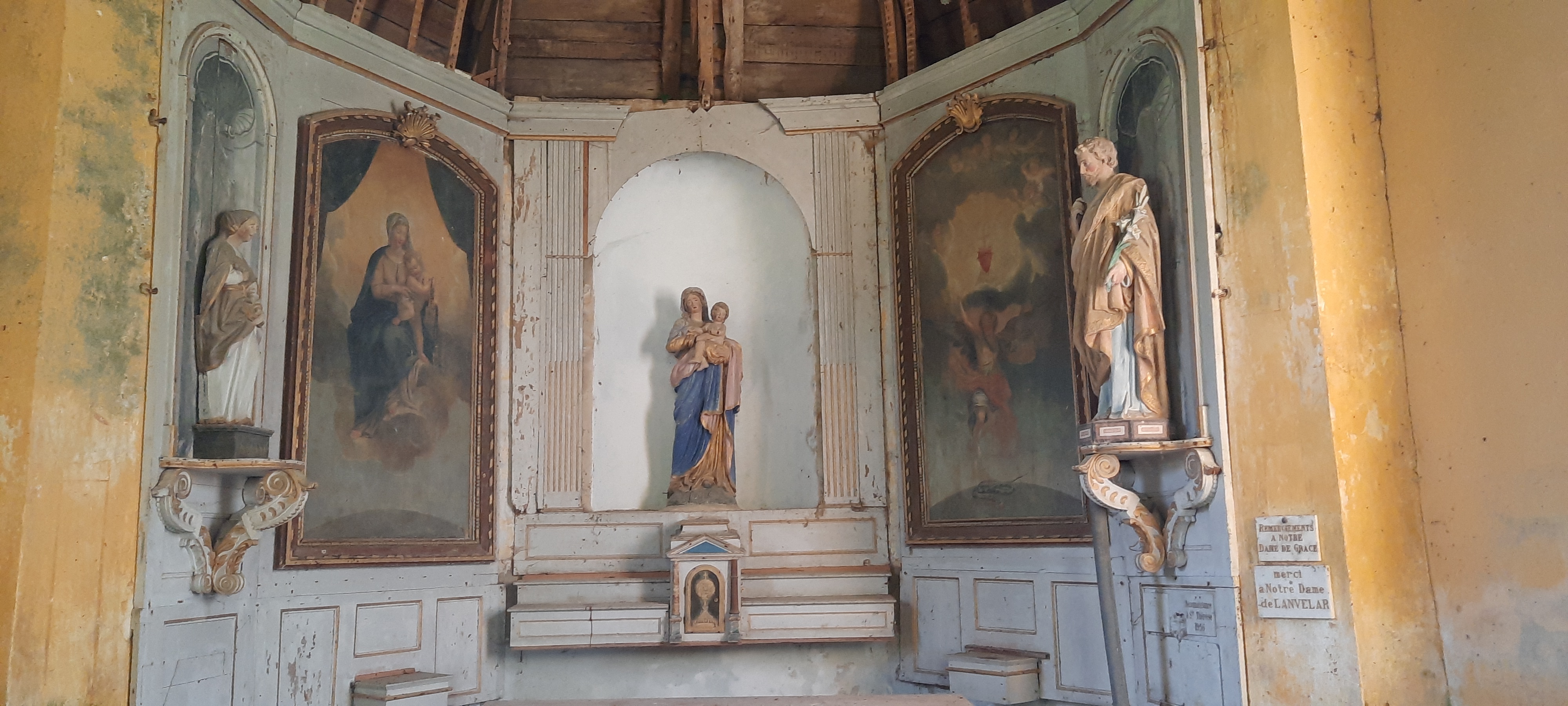 Restauration des tableaux de la chapelle de Lanvelar