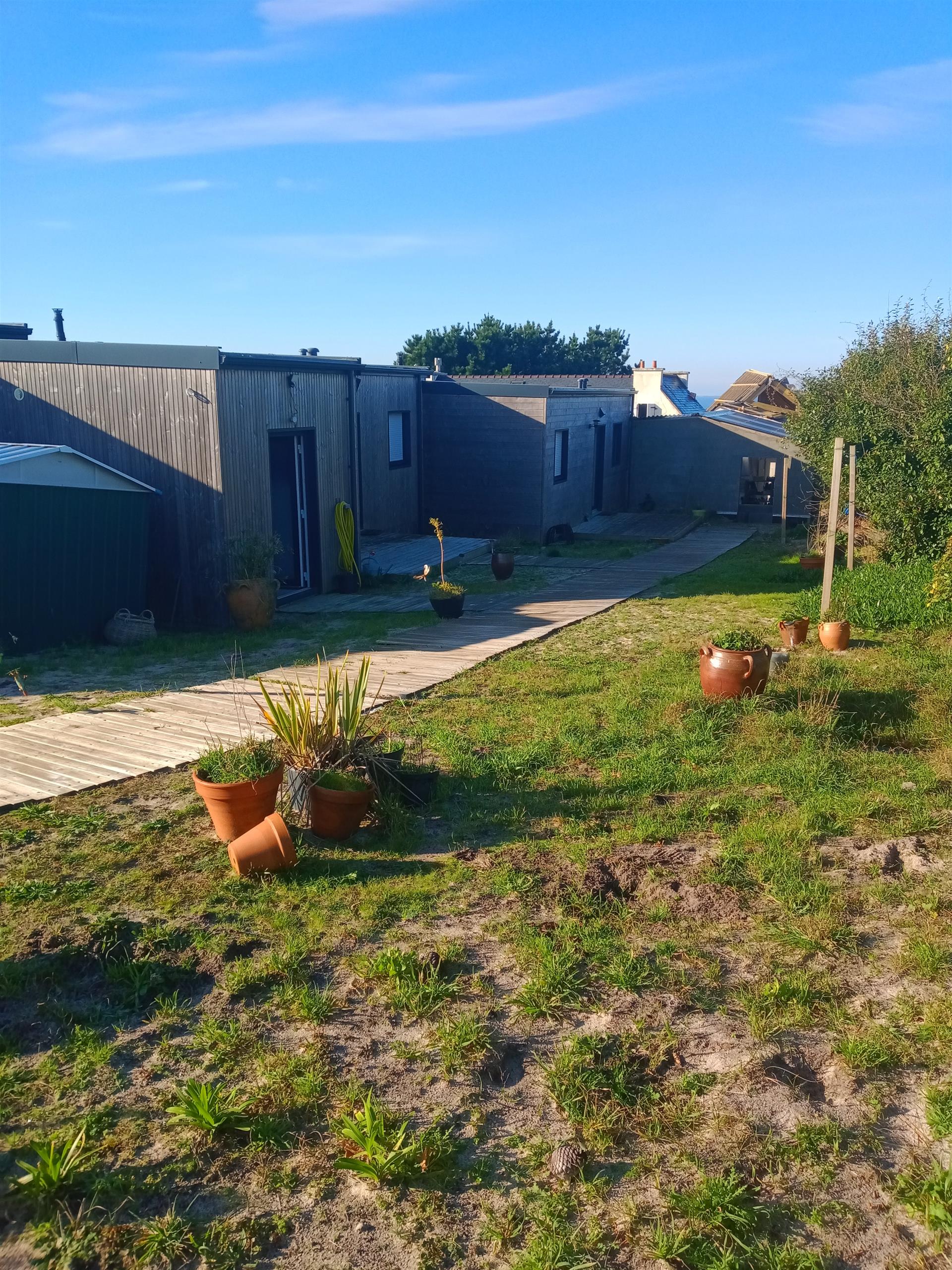 Jardin commun accès gîtes