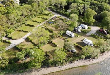 Camping les pieds dans l'eau Les-Pieds-Dans-lEau-2