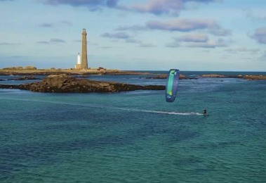 Learn to kitesurf in the Pays des Abers with AvelWest