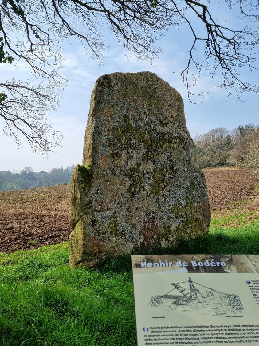 Menhir de Bodéro ©Yuna Loyer (1) Menhir de Bodéro ©Yuna Loyer (1)