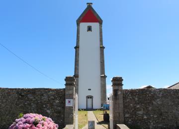 Lanvaon lighthouse 