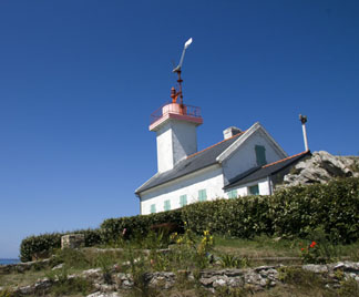 Wrach Island lighthouse2