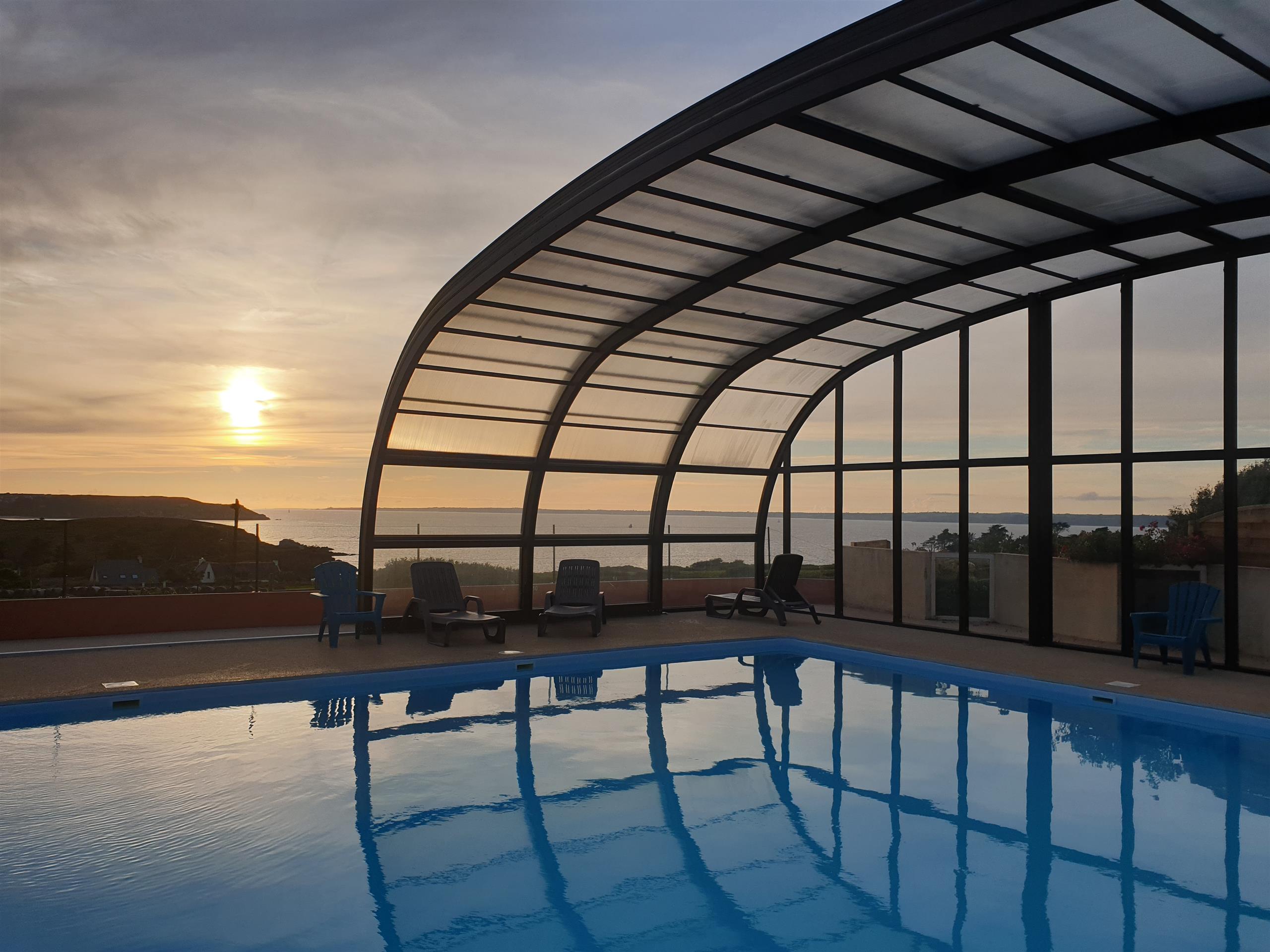 Piscine coucher de soleil