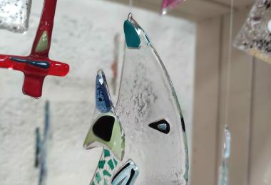 Valérie Salaün Maître verrier Finistère Verre Opaline Lanildut atelier de vitraux