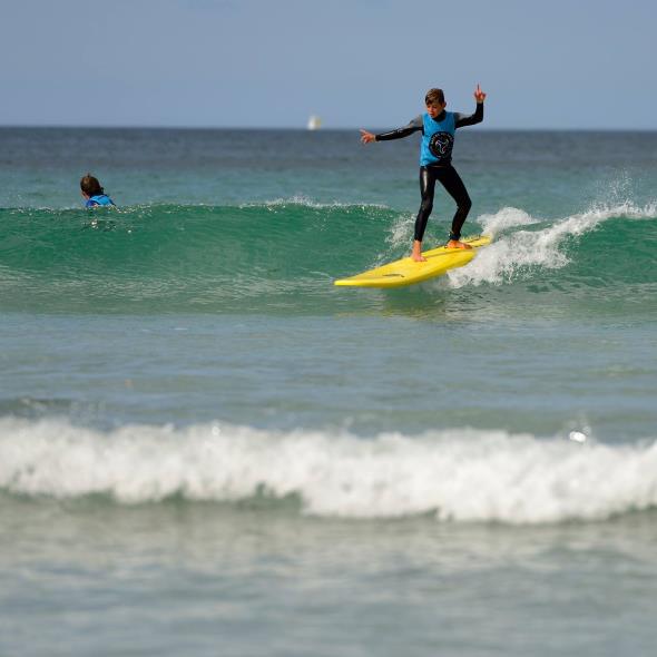 Surfing_des_abers_1
