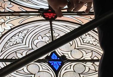 Valérie Salaün Maître verrier Finistère Verre Opaline Lanildut atelier de vitraux