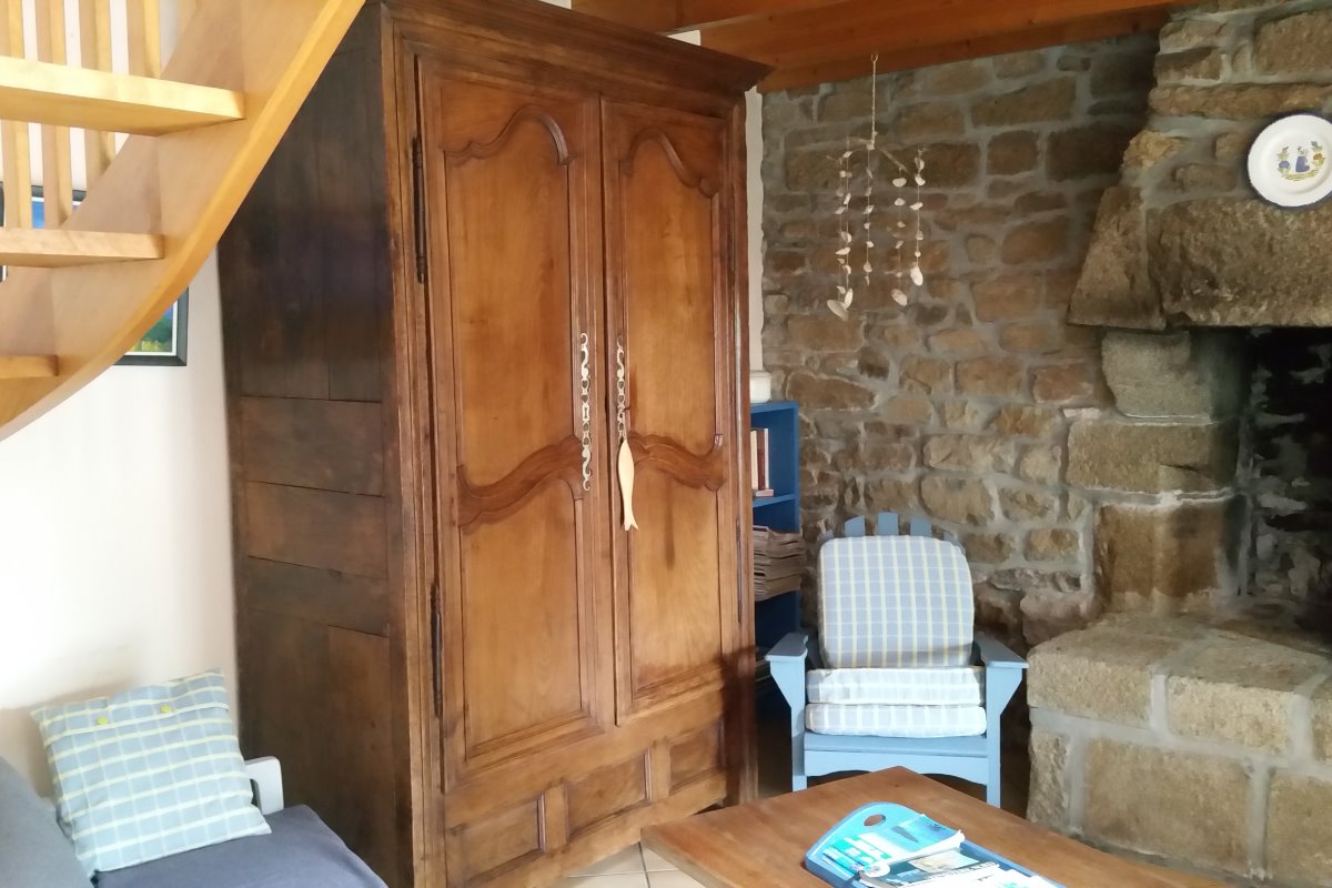 LE GALL M-C_Bleue ou La Maison d'Angèle_GUISSENY