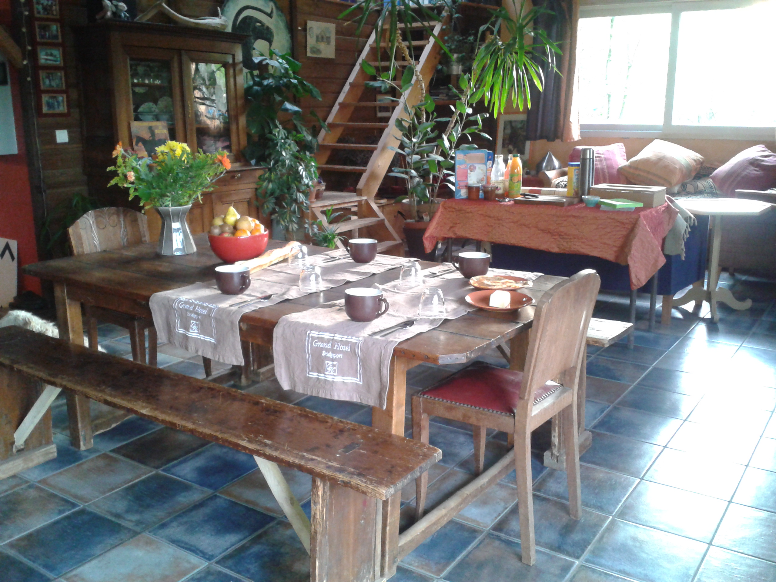 chambres-de-kerael-la-salle-a-manger-2