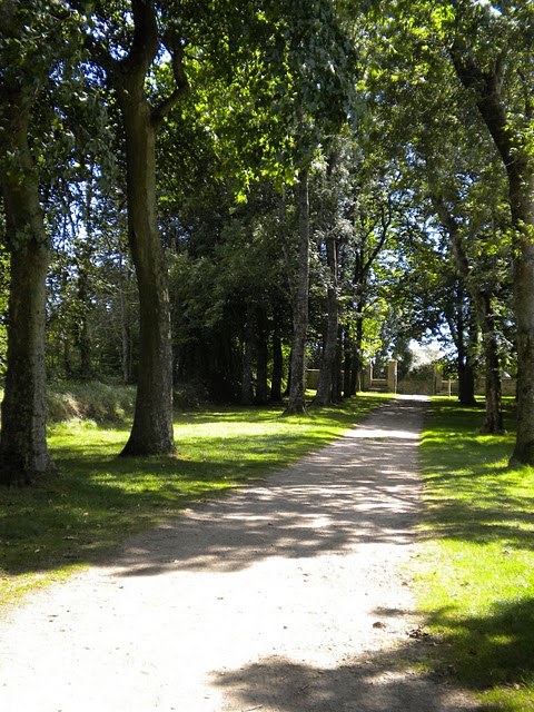 Allée de la chapelle Saint-Sébastien 