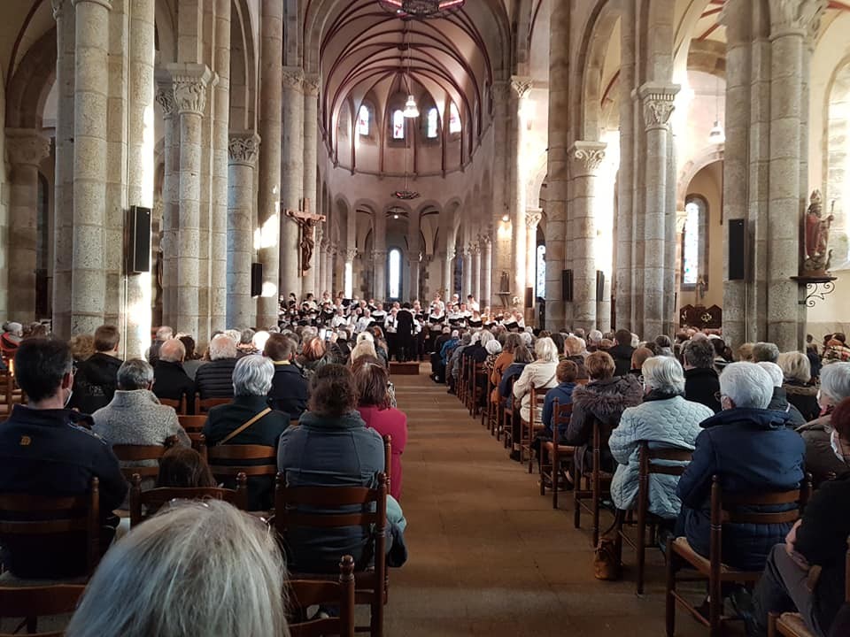 concert-noel-2021-public-dans-l-eglise