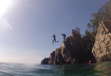 Saut de la crique coasteering crozon