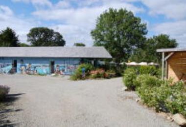 Camping les pieds dans l'eau fresque
