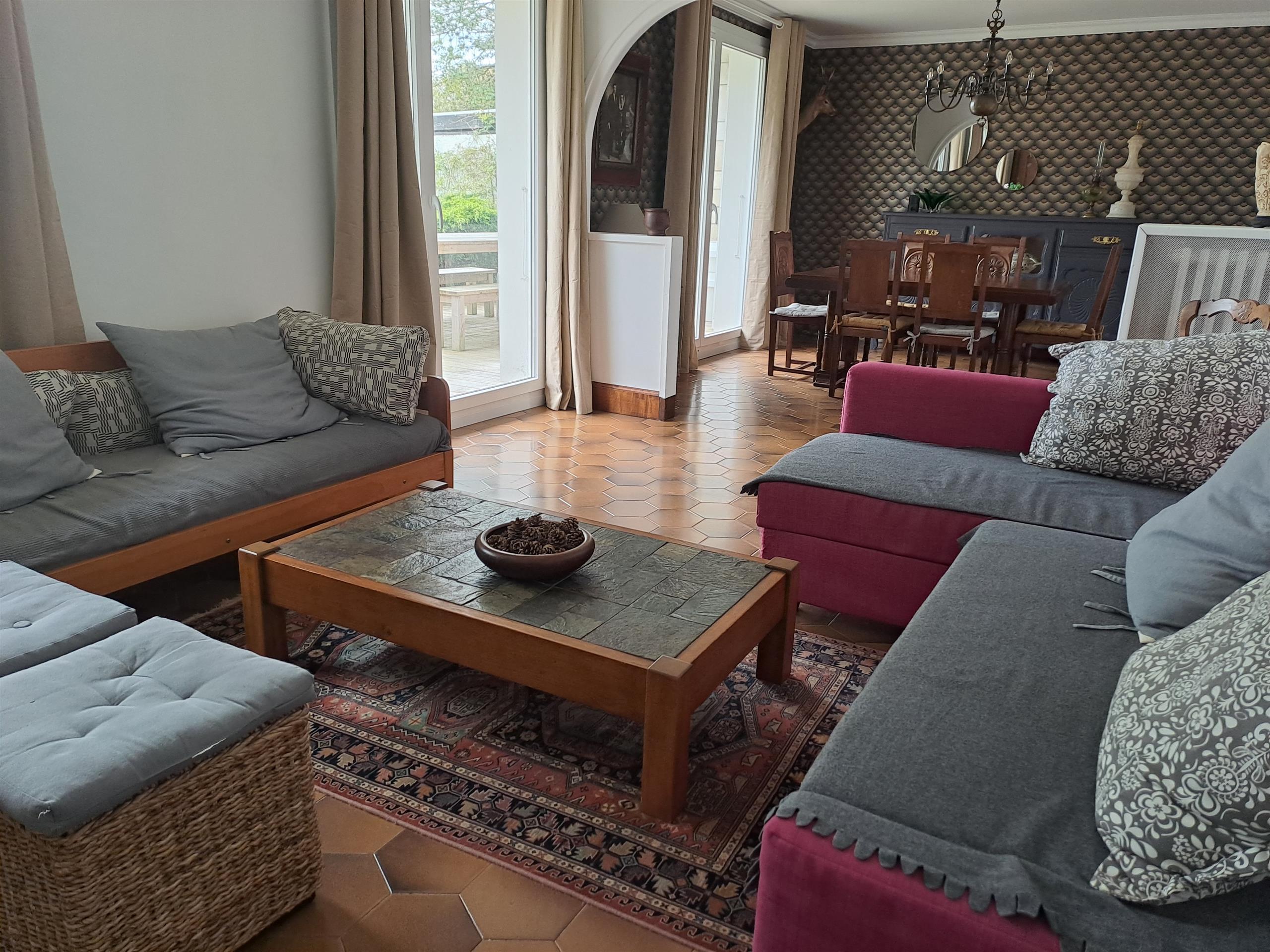 gite de kerael le coin salon, grand et spacieux pour 6 à 8 personnes