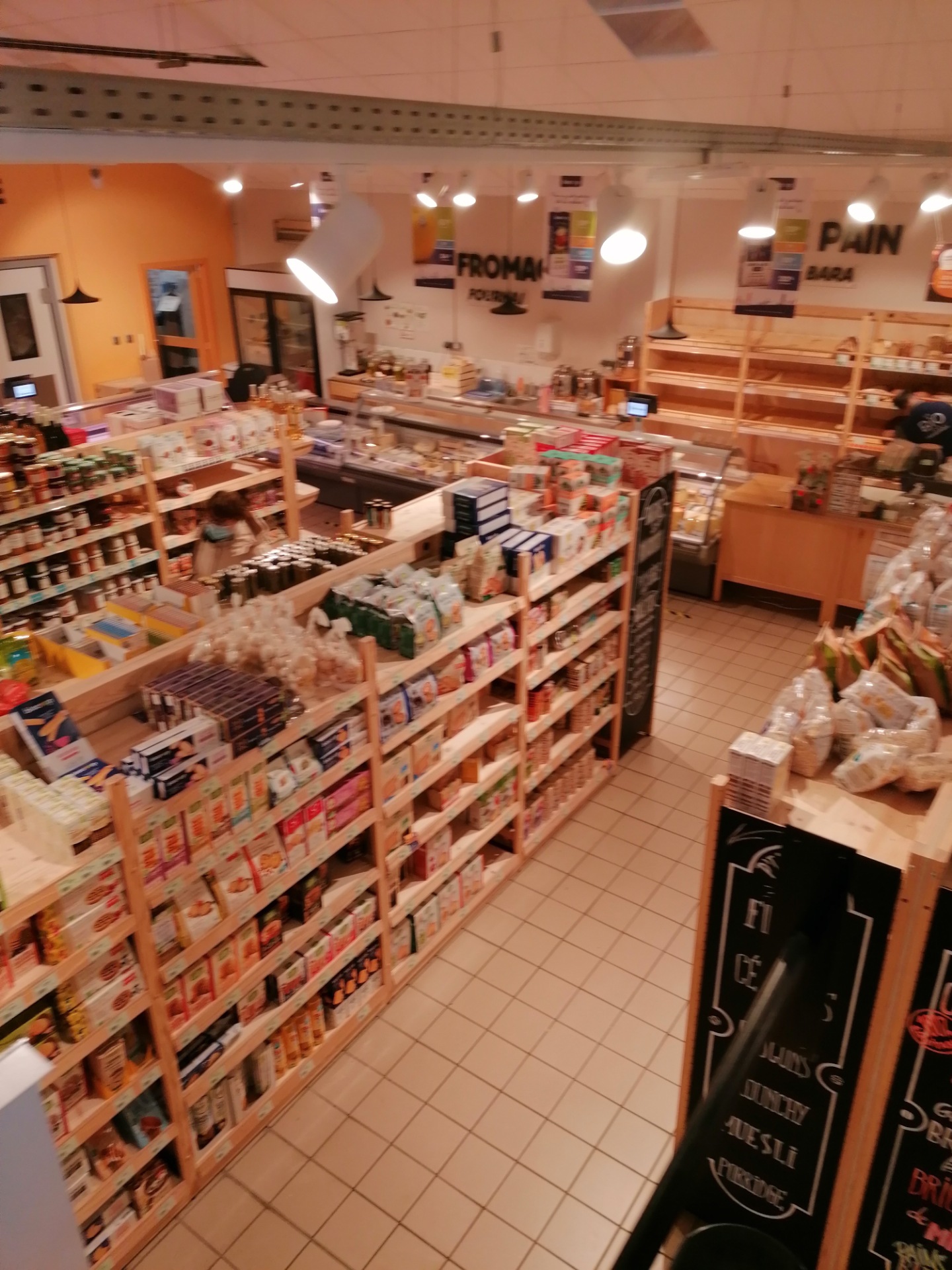 Rayon épicerie et pain / fromages