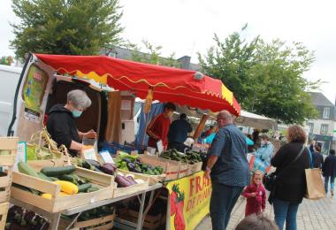 ©mairie de Plougastel-Daoulas marchéplaceduCalvaire