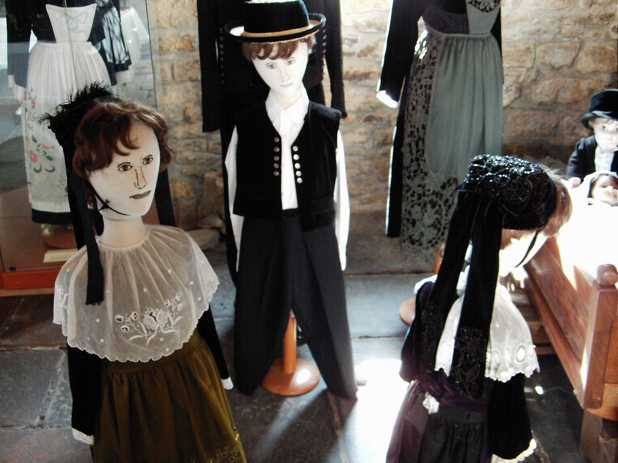 ti gwechall_costumes