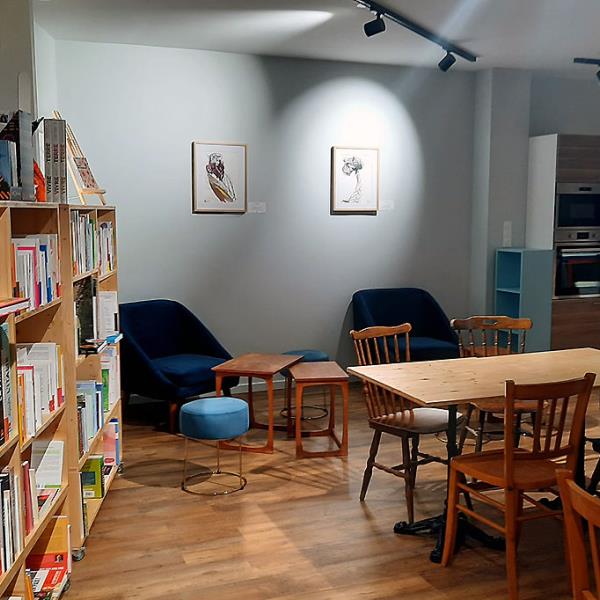L'équilibre du monde Librairie salon de thé  galerie d'art Saint renan